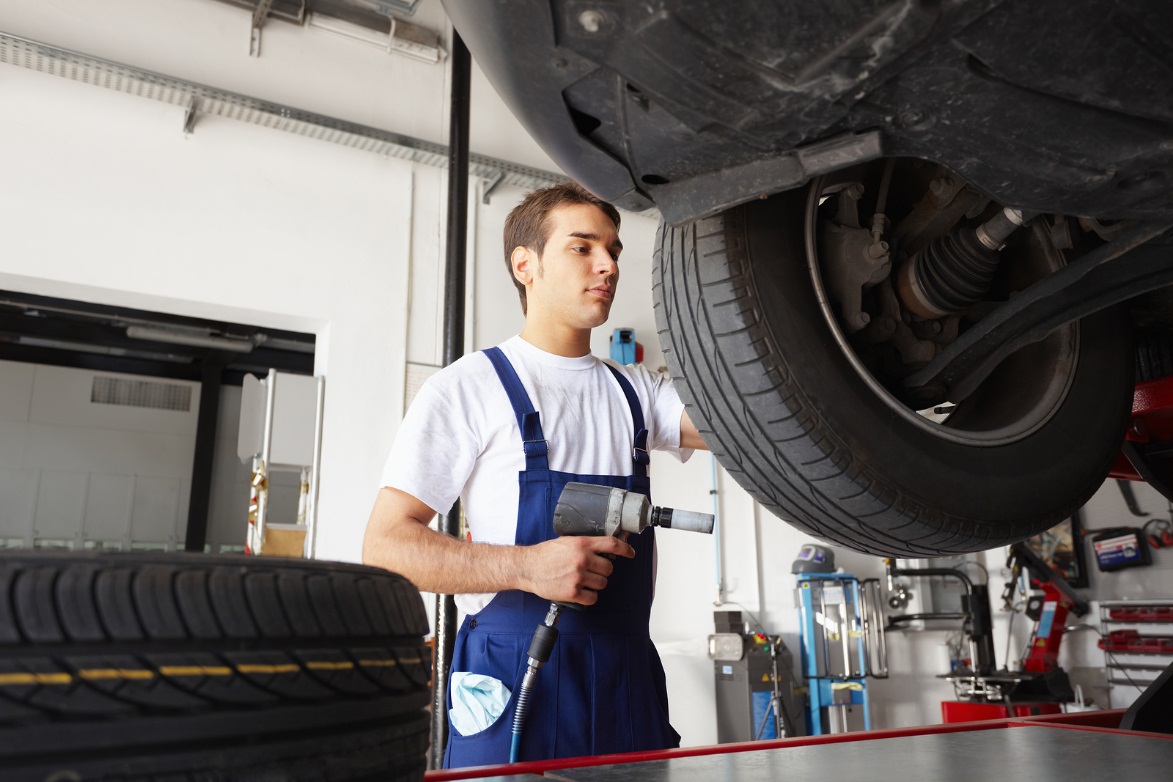 Auto Repair Tips: 4 Signs That Show It's Time to Replace Your Tires - 3.auto Repair Tips