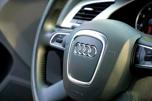 Audi(steering wheel)