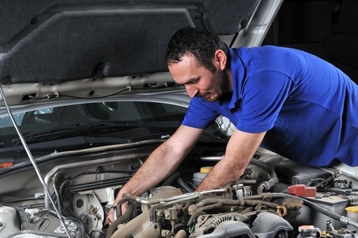 fixing-car(blue mechanic)